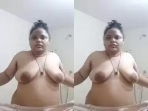 Today Exclusive- Desi BBW Bhabhi Record Her bathing Video Part 4