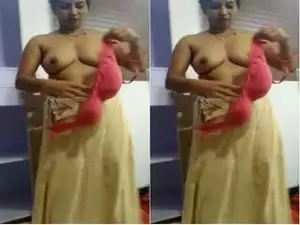 Today Exclusive- Sexy Bhabhi Showing Boobs