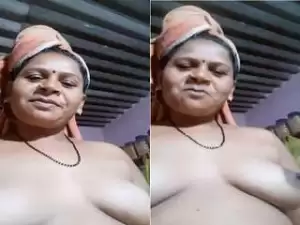 Today Exclusive- Desi Aunty Record Nude Selfie