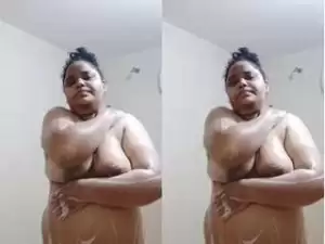 Today Exclusive- Desi Desi BBW Bhabhi Bathing