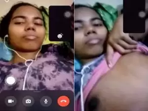 Today Exclusive- Desi  Girl Showing Her Boobs On Video Call