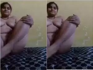 Today Exclusive-  Desi Village Bhabhi Showing Her Boobs and Pussy Part 5