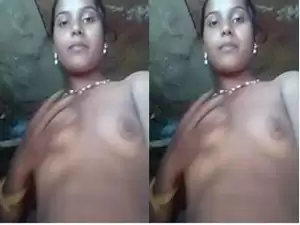 Today Exclusive- Village Bhabhi Showing her Boobs and Fingering  Part 1