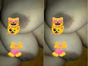 Today Exclusive- Desi Wife Showing Boobs