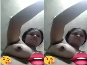 Today Exclusive- Desi Girl Strip her Cloths and Showing Her Boobs and Pussy part 1