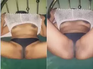 Today Exclusive- Cute Tamil Girl Showing Her Boobs