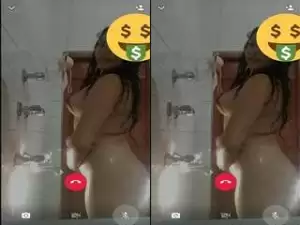 Today Exclusive- Sexy Desi Girl Showing Her Boobs on Video Call