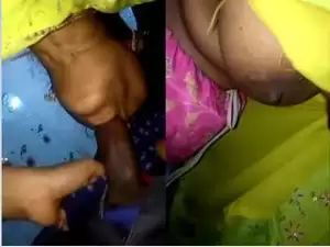 Today Exclusive- Desi Bhabhi Give Nice Blowjob to Dewar In Kitchen