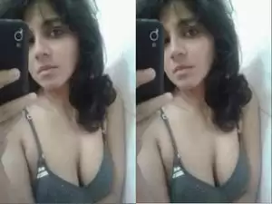 Today Exclusive-Sexy Desi Girl Showing Her Boobs and Pussy Part 1