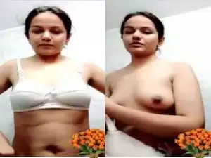 Today Exclusive- Sexy Desi Girl Showing Nude Body On Video Call