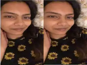 Today Exclusive- Cute Desi Girl Showing Her Boobs and Pussy On Video Call