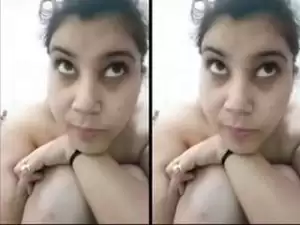 Today Exclusive- Cute Desi Girl Record Her bathing Video For Lover