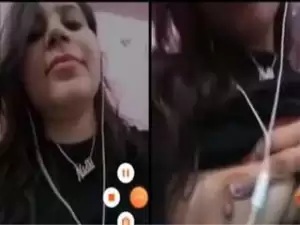 Today Exclusive- Sexy Desi Girl Showing Boobs On Video Call