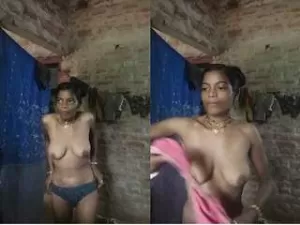 Today Exclusive- Village Girl Showing Boobs and Pussy