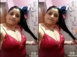 Today Exclusive- Sexy Boudi Bathing and Record Nude Selfie Video For Lover Part 1