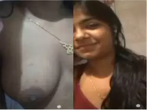 Today Exclusive- Sexy Desi Girl Showing Her Boobs and Pussy