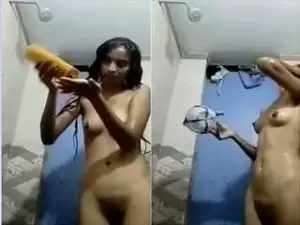 Today Exclusive- Cute Tamil Girl Bathing