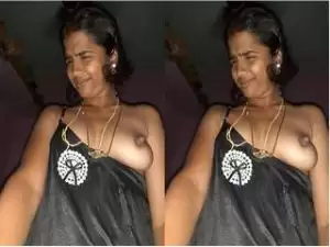 Today Exclusive- Tamil Wife Showing Her Boobs on Video Call