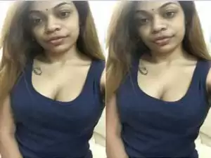 Today Exclusive- Cute Tamil Girl Showing Boobs