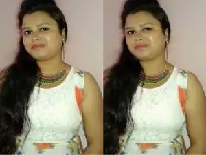 Today Exclusive- Horny Desi Bhabhi Showing Her Boobs and Pussy Part 2