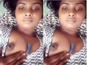 Today Exclusive- Tamil Wife Showing Her Boobs