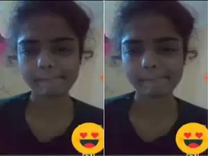 Today Exclusive- Cute Desi Girl Showing Her Boobs