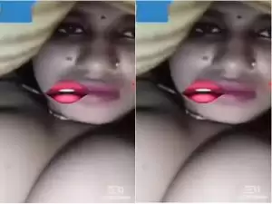 Today Exclusive- Bhabhi Showing Her Boobs and Pussy