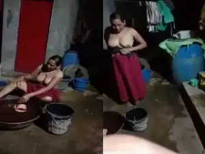 Today Exclusive- Bhabhi Outdoor Bathing Record by Hubby