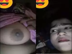 Today Exclusive-  Sexy Village Girl Showing boobs and pussy On Video Call