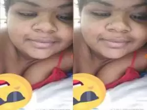 Today Exclusive- Mallu Bhabhi Showing Her Boobs on Video Call Part 1