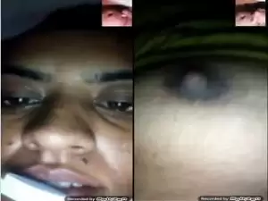Today Exclusive- Cute Desi Girl Showing her boobs on Video Call