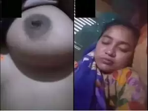 Today Exclusive-Horny Desi Girl Showing Her Boobs and Pussy On video Call part 2