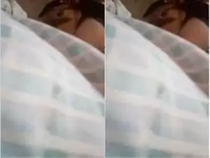 Today Exclusive- Desi Bhabhi Boobs and pussy Fingering Part 1