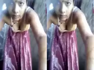 Today Exclusive- Desi Village Bhabhi Bathing