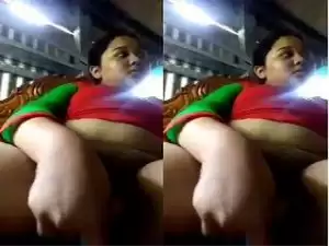 Today Exclusive- Horny Bhabhi Masturbating