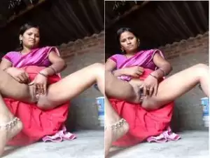 Today Exclusive- Bhabhi Play With Her Pussy