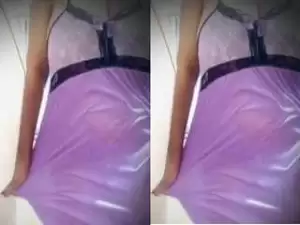 Today Exclusive- Horny Mallu Bhabhi Showing Her Big Boobs and bathing Part 2