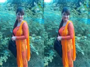 Today Exclusive-  Horny Desi Girl Showing her Nude Body And we Pussy