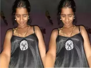 Today Exclusive- Horny Tamil Bhabhi Showing Her Boobs and Pussy part 1