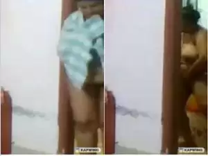 Today Exclusive- Desi Bhabhi Bathing Record in Hidden Cam