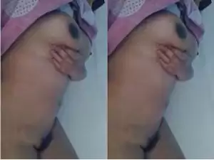 Today Exclusive- Bhabhi Showing Her Boobs and Pussy