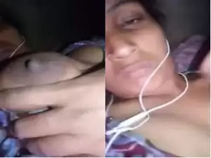 Today Exclusive- Horny Boudi Showing Her Boobs and Pussy