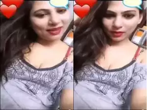 Today Exclusive- Horny Desi Bhabhi Showing Her Boobs and Pussy