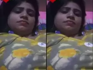 Today Exclusive- Horny Desi Girl Showing her Boobs and Pussy