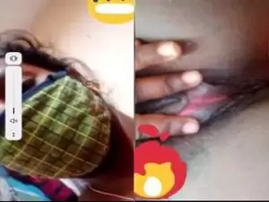 Today Exclusive- Desi Girl Showing Her Pussy