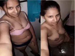 Today Exclusive- Sexy Desi Girl Showing Her Boobs and Pussy