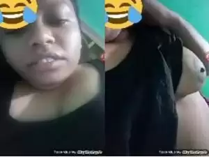 Today Exclusive- Cute Desi Clg Girl Showing Her Boobs