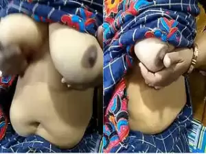 Today Exclusive- Horny Desi Bhabhi Paly with Her Big Boobs and Handjob