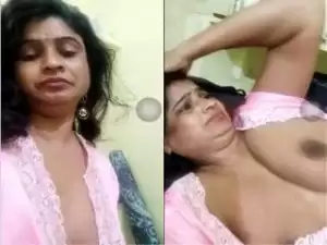 Today Exclusive- Telugu Bhabhi Showing Her Boobs