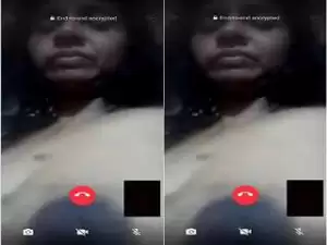 Today Exclusive- Mallu Bhabhi Showing Her Boobs Part 5